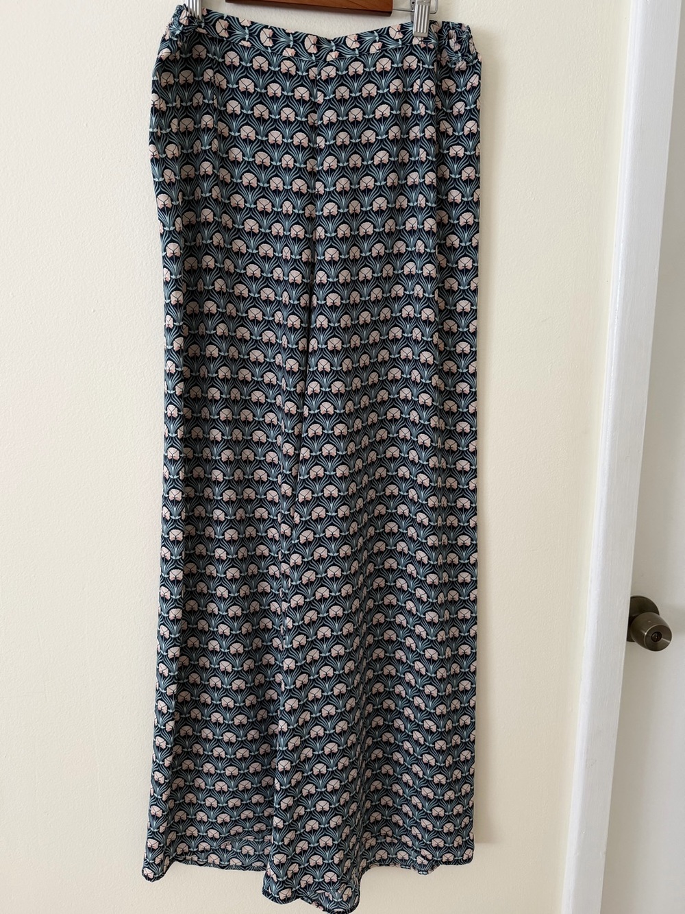 Paper Crown Navy and Blush Shell-Print Maxi Skirt - Picture 5 of 9